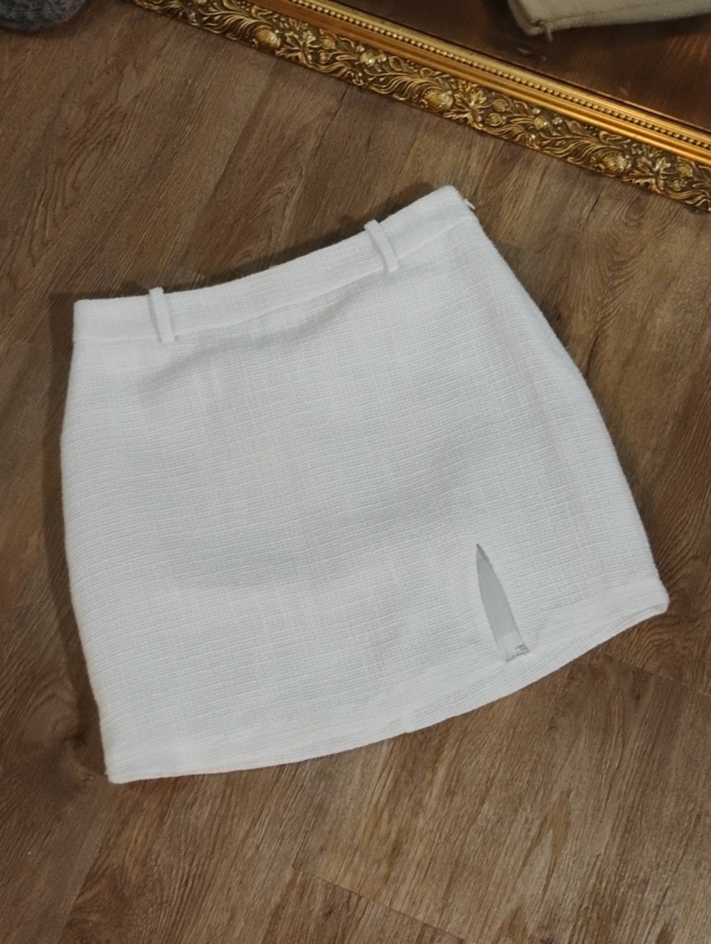Classic Tweed White Mini Skirt with Front Slit